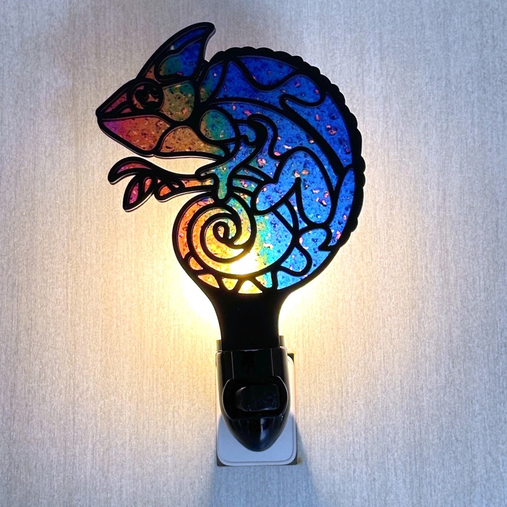 Chameleon Handmade Night Light Stained Glass Style‎ Multicolor Lizard Plug In